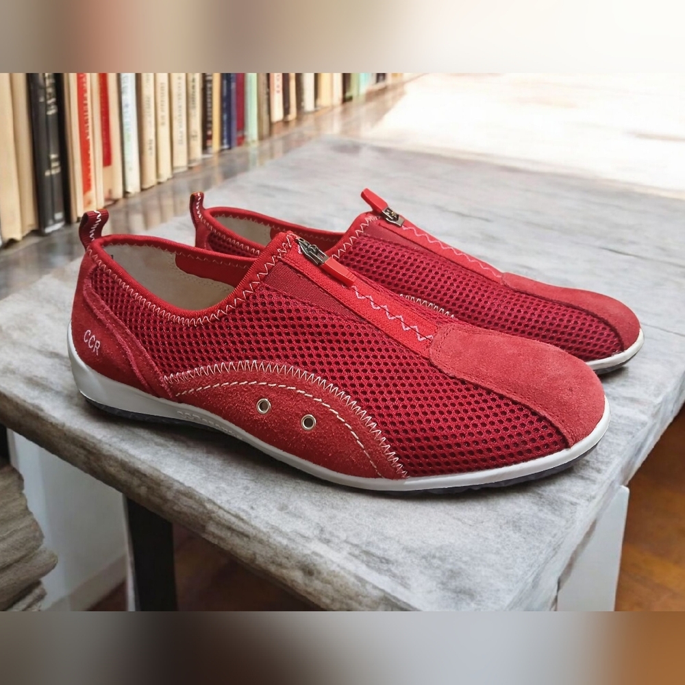 CC Resorts Sorrell Red Leather Zip Sneakers Womans Size 40 9.5 Comfort Walking